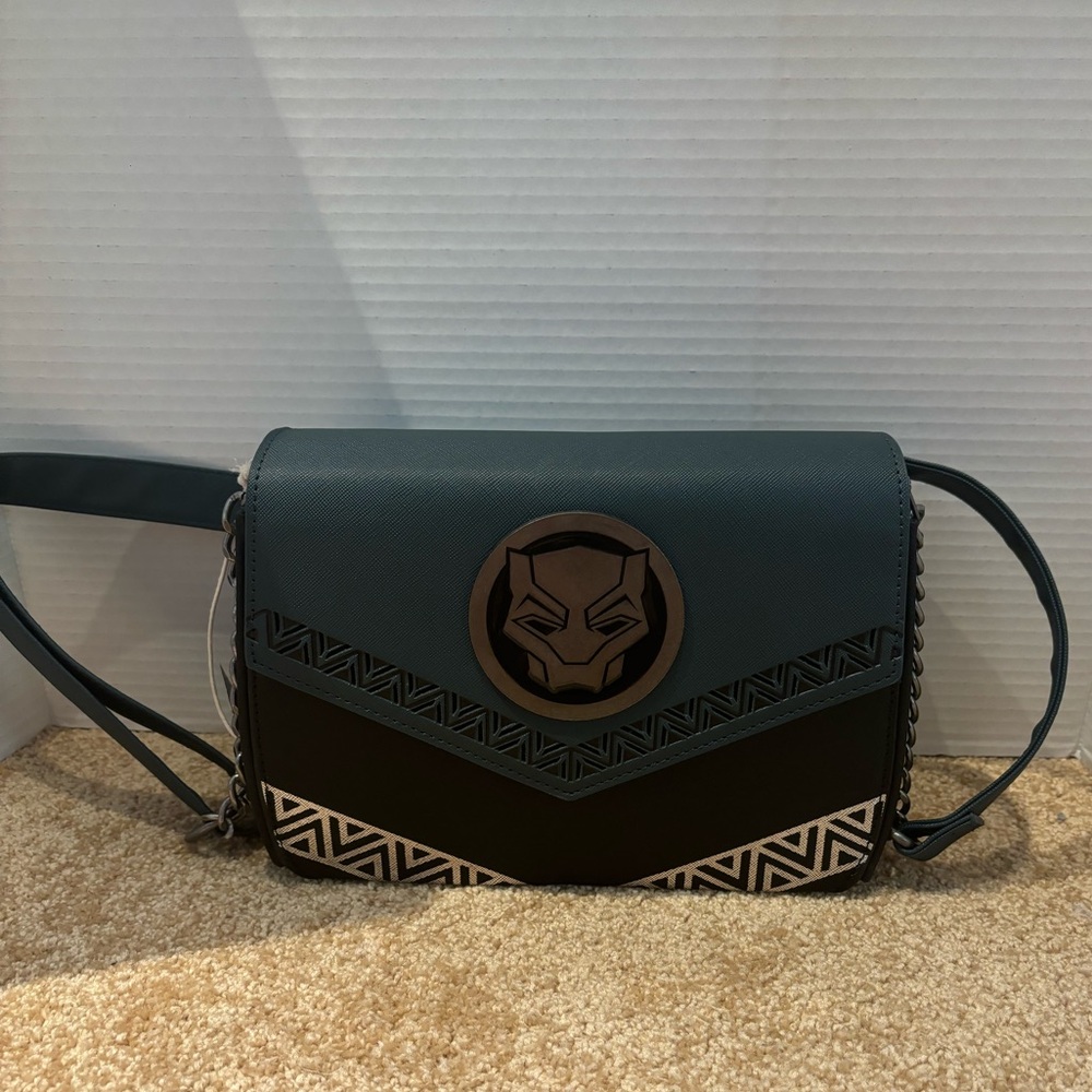 NWT Wakanda Forever Loungefly purse